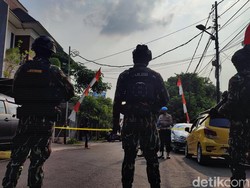 Didatangi Brimob, Sekitar Rumah Irjen Ferdy Sambo Digaris Polisi!