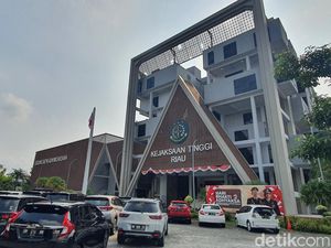 Pemprov Riau Anggarkan Rp 10 M untuk Rumdin, Kajati Riau: Tidak Ada Lagi Pemprov Riau Anggarkan Rp 10 M untuk Rumdin, Kajati Riau: Tidak Ada Lagi