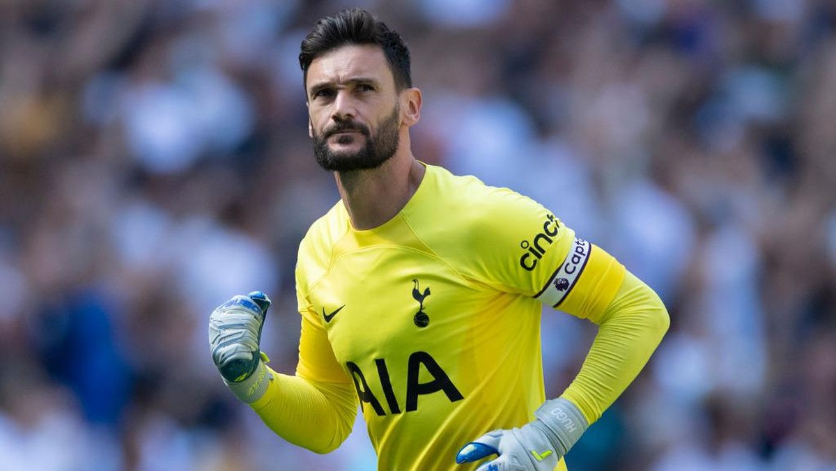 Hugo Lloris menyebut target Tottenham Hotspur adalah menjadi sekompetitif mungkin (Foto: Visionhaus/Getty Images/Visionhaus)