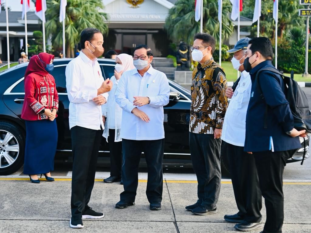 Bertolak ke Kalbar, Jokowi Akan Resmikan Terminal Kijing-Tower RSUD Soedarso Bertolak ke Kalbar, Jokowi Akan Resmikan Terminal Kijing-Tower RSUD Soedarso