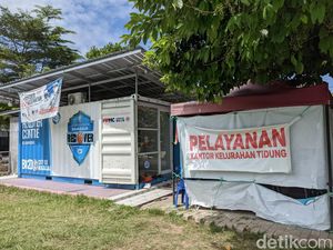 Layanan Kelurahan di Makassar Numpang Kontainer gegara Kantor Bermasalah Layanan Kelurahan di Makassar Numpang Kontainer gegara Kantor Bermasalah