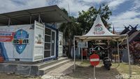 Potret Aktivitas Kantor Kelurahan di Makassar yang Numpang di Kontainer