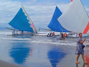 Tradisi Petik Laut, Nelayan Pantai Air Kuning Lomba Jukung Layar Tradisi Petik Laut, Nelayan Pantai Air Kuning Lomba Jukung Layar