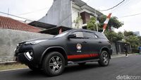 Kendarai SUV Hitam, LPSK Datangi Rumah Irjen Sambo