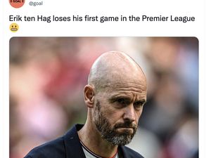 Meme Kocak Erik Ten Hag Pusing MU Keok di Laga Pertama