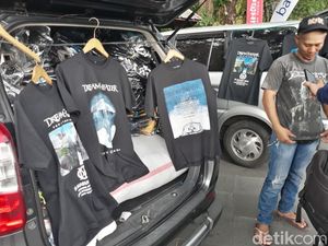 Dream Theater Konser di Solo Besok, Pedagang Kaus Serbu Manahan Dream Theater Konser di Solo Besok, Pedagang Kaus Serbu Manahan