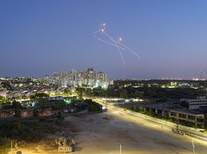 Bum... IronDome Israel Ledakkan Roket Jalur Gaza di Udara, Ini Fotonya Bum... IronDome Israel Ledakkan Roket Jalur Gaza di Udara, Ini Fotonya
