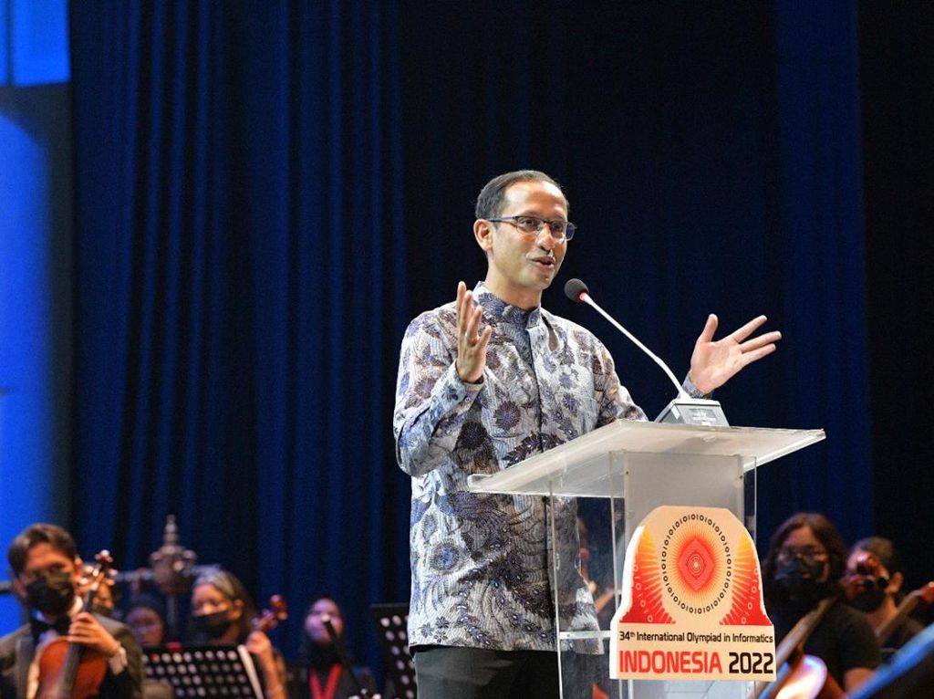 Nadiem Makarim Resmi Buka Kompetisi IOI Ke-34 di Yogyakarta