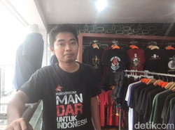 Cerita Pemuda Mandar Kenalkan Budaya-Tokoh Sulbar Lewat Artikel dan Kaos