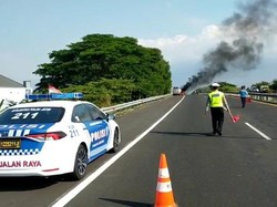 Truk Tangki Terbakar di Tol Kejapanan-Pandaan Diduga Karena Korsleting