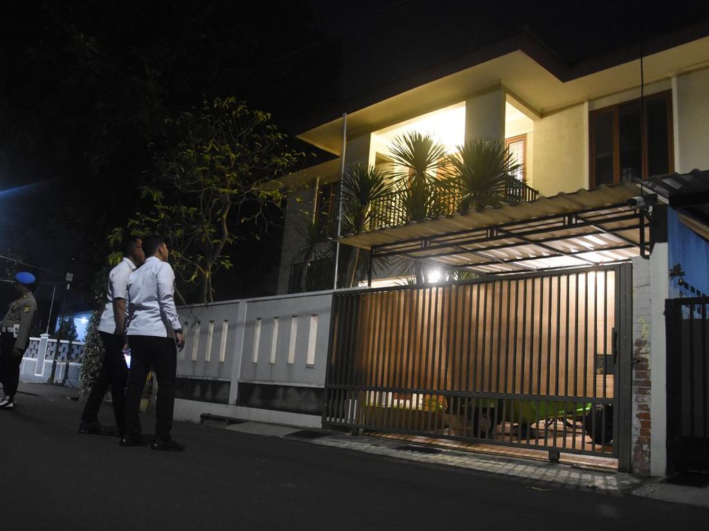 Kapolri Ungkap 6 Polisi yang Diduga Sengaja Rusak CCTV Kasus Brigadir J Kapolri Ungkap 6 Polisi yang Diduga Sengaja Rusak CCTV Kasus Brigadir J