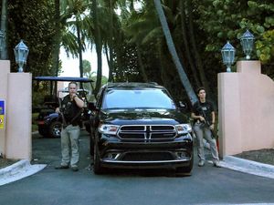 Loyalis Trump Tebar Ancaman ke Petugas FBI