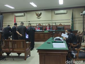 Sidang Suap Hakim Itong, Saksi Ungkap Istilah Peluru untuk Uang Ngopi