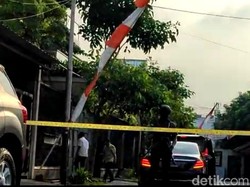 Pengacara Merapat ke Rumah Irjen Ferdy Sambo, Brimob Masih Berjaga