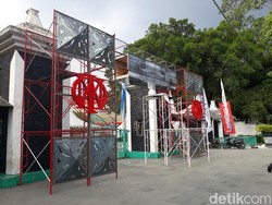 Penonton Merangsek, Gerbang Masuk Konser Dream Theater di Solo Roboh