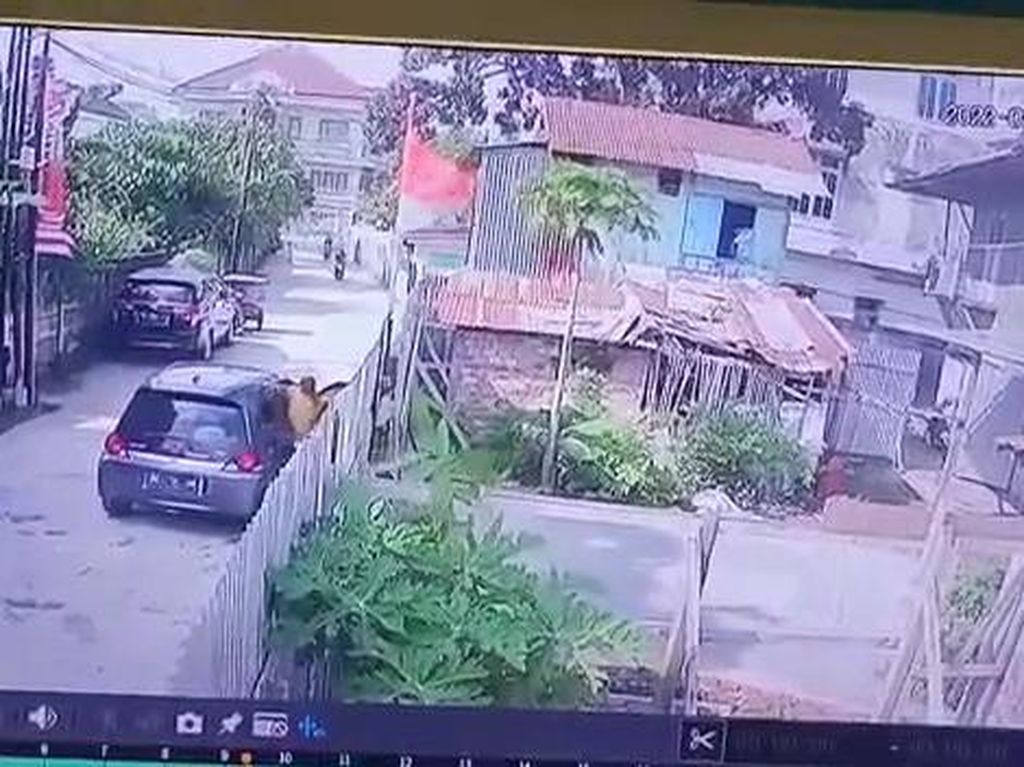 Viral Aksi Maling Bermobil Curi Sepeda di Palembang, Polisi Selidiki Viral Aksi Maling Bermobil Curi Sepeda di Palembang, Polisi Selidiki