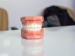 9 Rekomendasi Produk Obat Kumur Herbal dan Manfaatnya