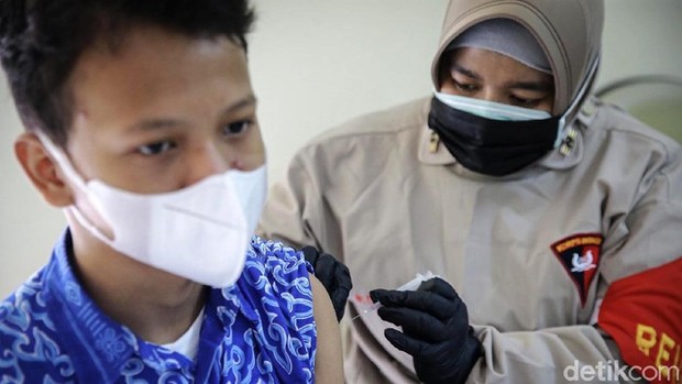 Vaksin Booster Anak Sudah Dicanangkan Sejak Bulan Lalu/Foto : detik.com/Grandyos Zafna Vaksin Booster Anak Sudah Dicanangkan Sejak Bulan Lalu/Foto : detik.com/Grandyos Zafna