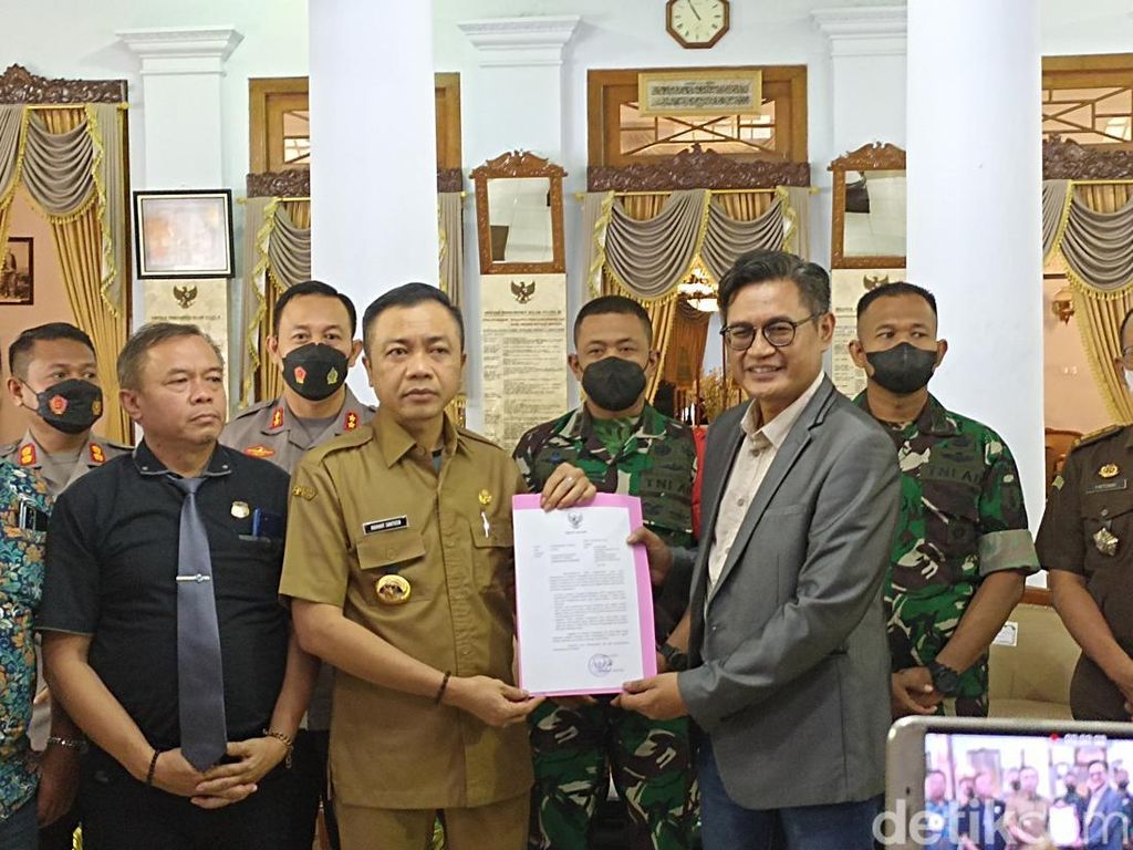 Tiga Poin Lengkap Hasil Keputusan Pemkab Blitar soal Padepokan Gus Samsudin Tiga Poin Lengkap Hasil Keputusan Pemkab Blitar soal Padepokan Gus Samsudin