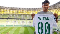 Di LEchia Gdansk, Witan tak mendapat kesempatan bermain di level senior. Ia bahkan ditempatkan di tim B Lechia Gdansk, dan bermain di divisi bawah Liga Polandia. (Foto: Instagram @witansulaiman_)