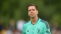 Sang kiper Wojciech Szczesny juga tidak aman posisinya. Szczesny kabarnya diminati klub-klub Arab Saudi (Getty Images)