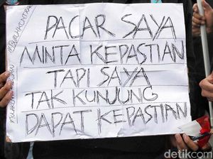 Membaca Poster Buruh, dari Curhat Lucu Sampai yang Serius Amat