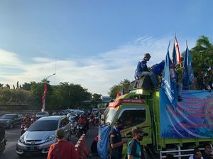 Demo Buruh di di Kantor Gubernur Jatim Sempat Bikin Lalin Padat Demo Buruh di di Kantor Gubernur Jatim Sempat Bikin Lalin Padat