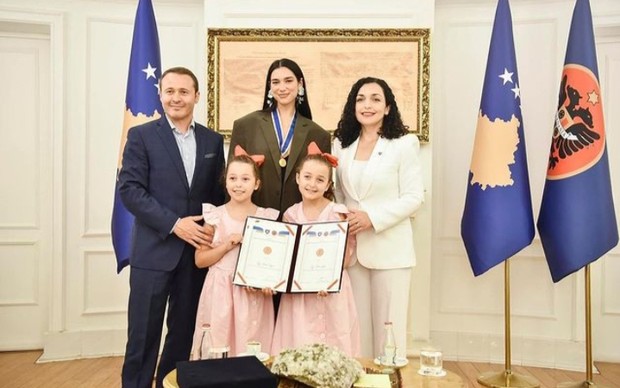 Dua Lipa dinobatkan sebagai Duta Kehormatan Kosovo