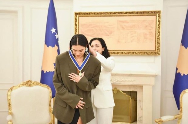 Dua Lipa dinobatkan sebagai Duta Kehormatan Kosovo