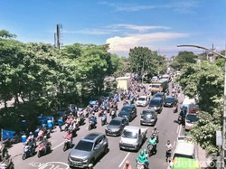 Frontage Ahmad Yani Padat Merayap, Hati-hati Rek!