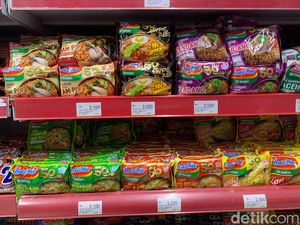 Harga Mie Instan Mulai Naik, Pedagang Eceran Pasrah Untung Tipis Harga Mie Instan Mulai Naik, Pedagang Eceran Pasrah Untung Tipis