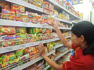 Harga Mie Instan Naik, Aprindo Bali Pastikan Tak Ada Panic Buying Harga Mie Instan Naik, Aprindo Bali Pastikan Tak Ada Panic Buying