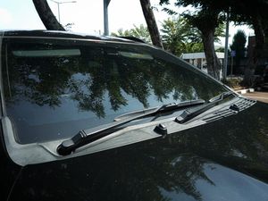 8 Tips Merawat Wiper Mobil agar Tak Macet dan Cepat Rusak 8 Tips Merawat Wiper Mobil agar Tak Macet dan Cepat Rusak