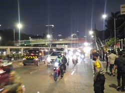 Jl Gatot Subroto Depan DPR Kembali Dibuka, Lalin Ramai Lancar