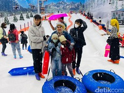 Yuk Liburan! 5 Tips Main Salju Asyik dan Aman di Trans Snow World Surabaya
