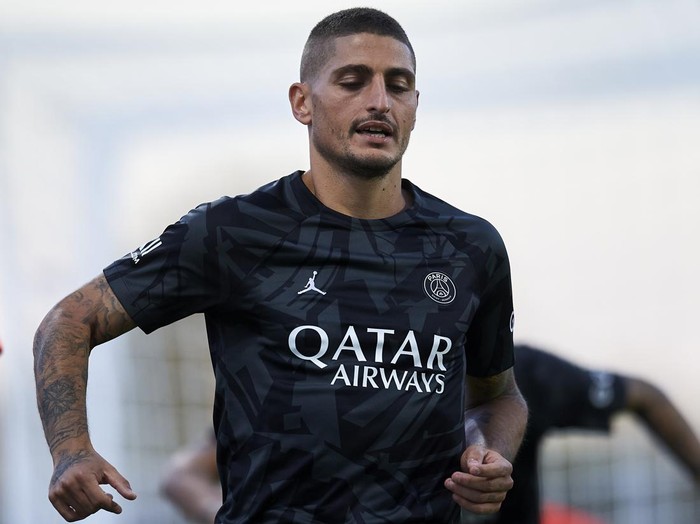 Marco Verratti of PSG during the warm-up before the Ligue 1 match between Clermont Foot and Paris Saint-Germain at Stade Gabriel Montpied on August 6, 2022 in Clermont-Ferrand, France. (Photo by Jose Breton/Pics Action/NurPhoto via Getty Images)