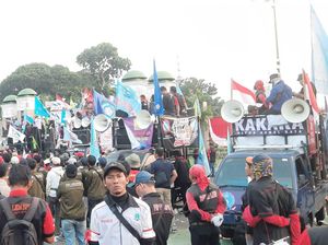 Minggu Depan, Buruh Akan Demo Besar-besaran Soal BBM Minggu Depan, Buruh Akan Demo Besar-besaran Soal BBM
