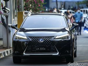 Mobil Listrik Lexus Rp 1,4 M Jadi Kendaraan Utama Delegasi G20 di Bali Mobil Listrik Lexus Rp 1,4 M Jadi Kendaraan Utama Delegasi G20 di Bali