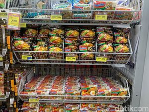 Harga Mie Instan Mau Naik, Anak Kost Menjerit di Twitter Harga Mie Instan Mau Naik, Anak Kost Menjerit di Twitter
