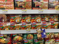 Tenang, Hari Ini Harga Mi Instan di Surabaya Belum Naik 3 Kali Lipat