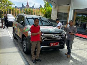 Walkot Bobby Pamerkan Mobil Dinas yang Dimural di Forum Apeksi