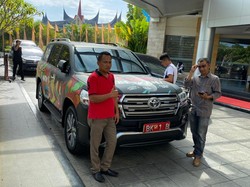 Walkot Bobby Pamerkan Mobil Dinas yang Dimural di Forum Apeksi