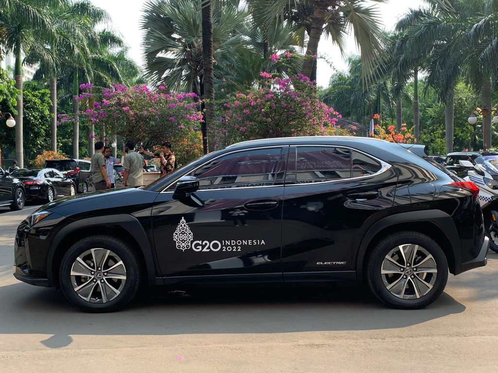 Mantap! Mobil Listrik Lexus Jadi Tunggangan Delegasi G20 Bali