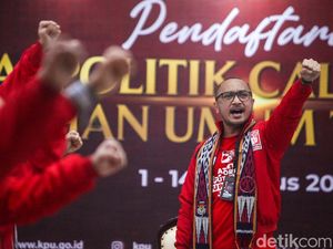 Good Luck Aja dari Giring untuk Michael Sianipar Eks PSI Good Luck Aja dari Giring untuk Michael Sianipar Eks PSI
