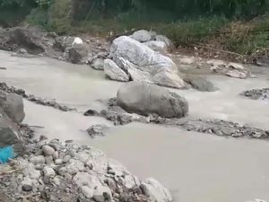 Ternyata! Ini Sebab Air Sungai Banjarnegara Mendadak Berwarna Putih Susu Ternyata! Ini Sebab Air Sungai Banjarnegara Mendadak Berwarna Putih Susu