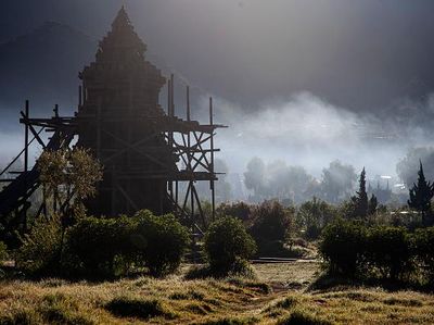 Pesona Magis Dataran Tinggi Dieng Saat Membeku