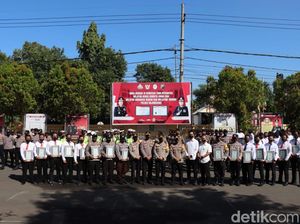 16 Polisi Bojonegoro Diganjar Penghargaan karena Ungkap Kasus-Tertib Laporan 16 Polisi Bojonegoro Diganjar Penghargaan karena Ungkap Kasus-Tertib Laporan