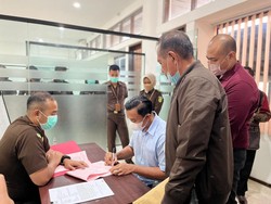 Tersangka Korupsi, Anak Mantan Sekda Buleleng Ditahan