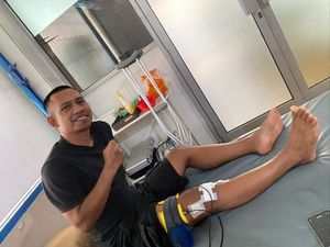 Vivi Asrizal Tak Didaftar PSM di Liga 1: Masih Pakai Tongkat gegara Cedera Vivi Asrizal Tak Didaftar PSM di Liga 1: Masih Pakai Tongkat gegara Cedera