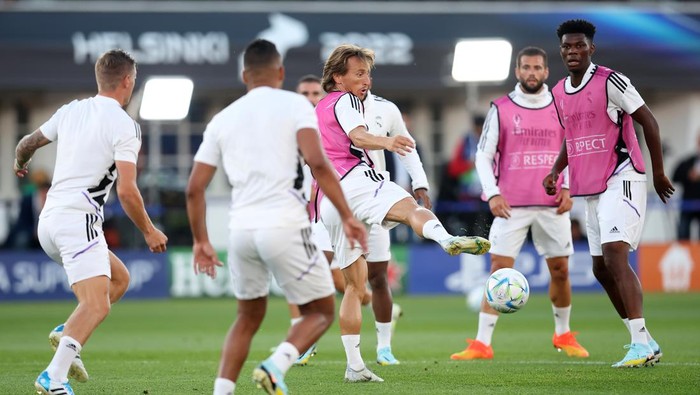 HELSINKI, FINLAND - AUGUST 09: Luka Modric of Real Madrid trains during the Real Madrid CF training session and press conference ahead of the UEFA Super Cup Final 2022 at Helsinki Olympic Stadium on August 09, 2022 in Helsinki, Finland.  (Photo by Alex Grimm/Getty Images )